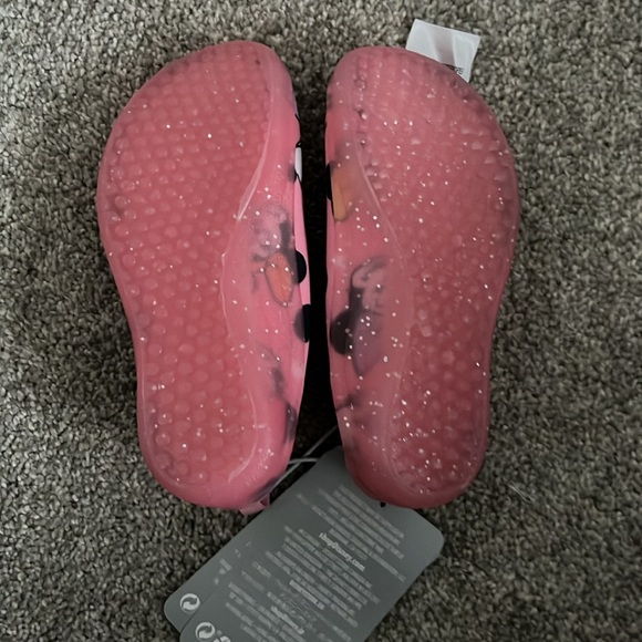 Disney water shoes Minnie Mouse print - Picture 2 of 3
